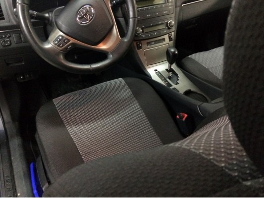Авточехлы на Toyota Avensis T27 Авточехлы на Toyota Avensis T27